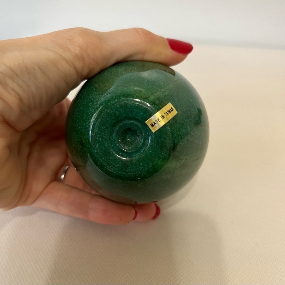 Vintage Marble Green Apple Brass Stem Paperweight - Picture 5 of 6